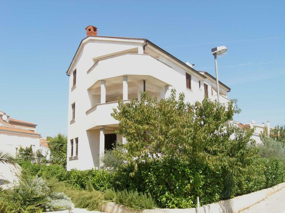 Apartments Mirjana Пула Екстер'єр фото