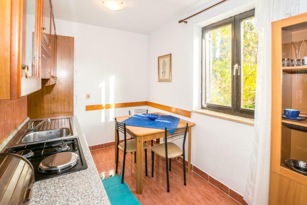 Apartments Mirjana Пула Екстер'єр фото