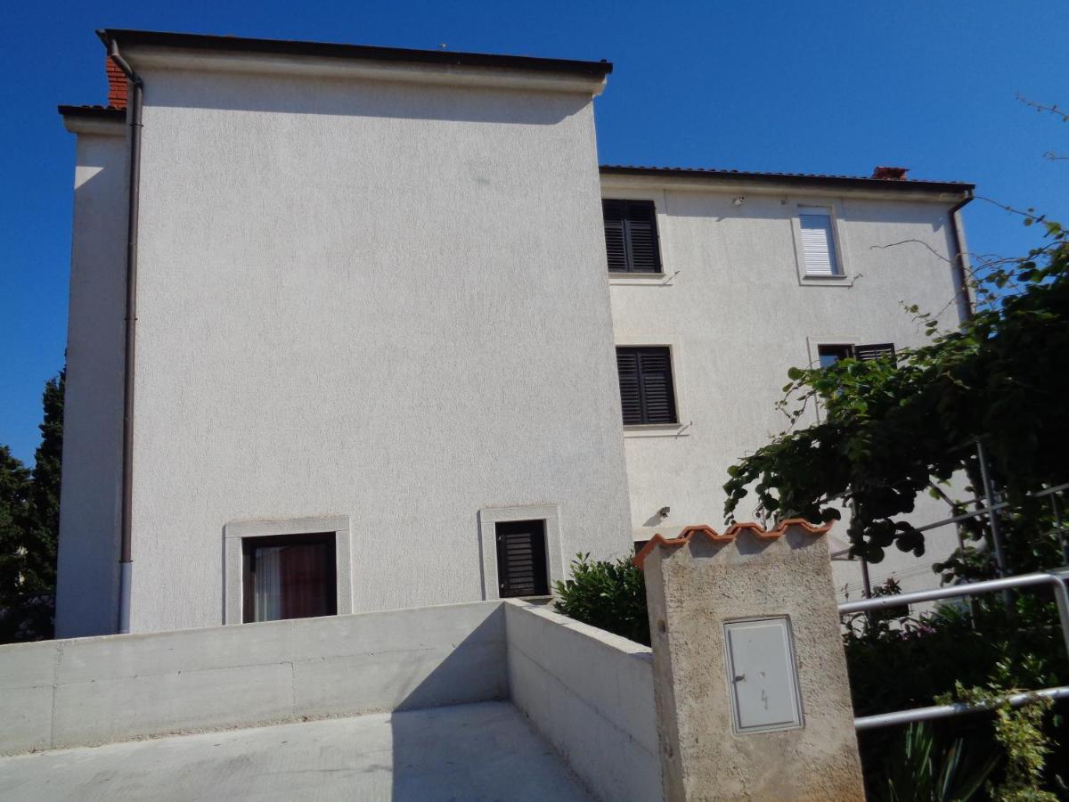 Apartments Mirjana Пула Екстер'єр фото